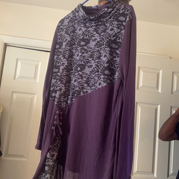 Purple blouse 2 different patterns tie dow - Picture 2 of 4